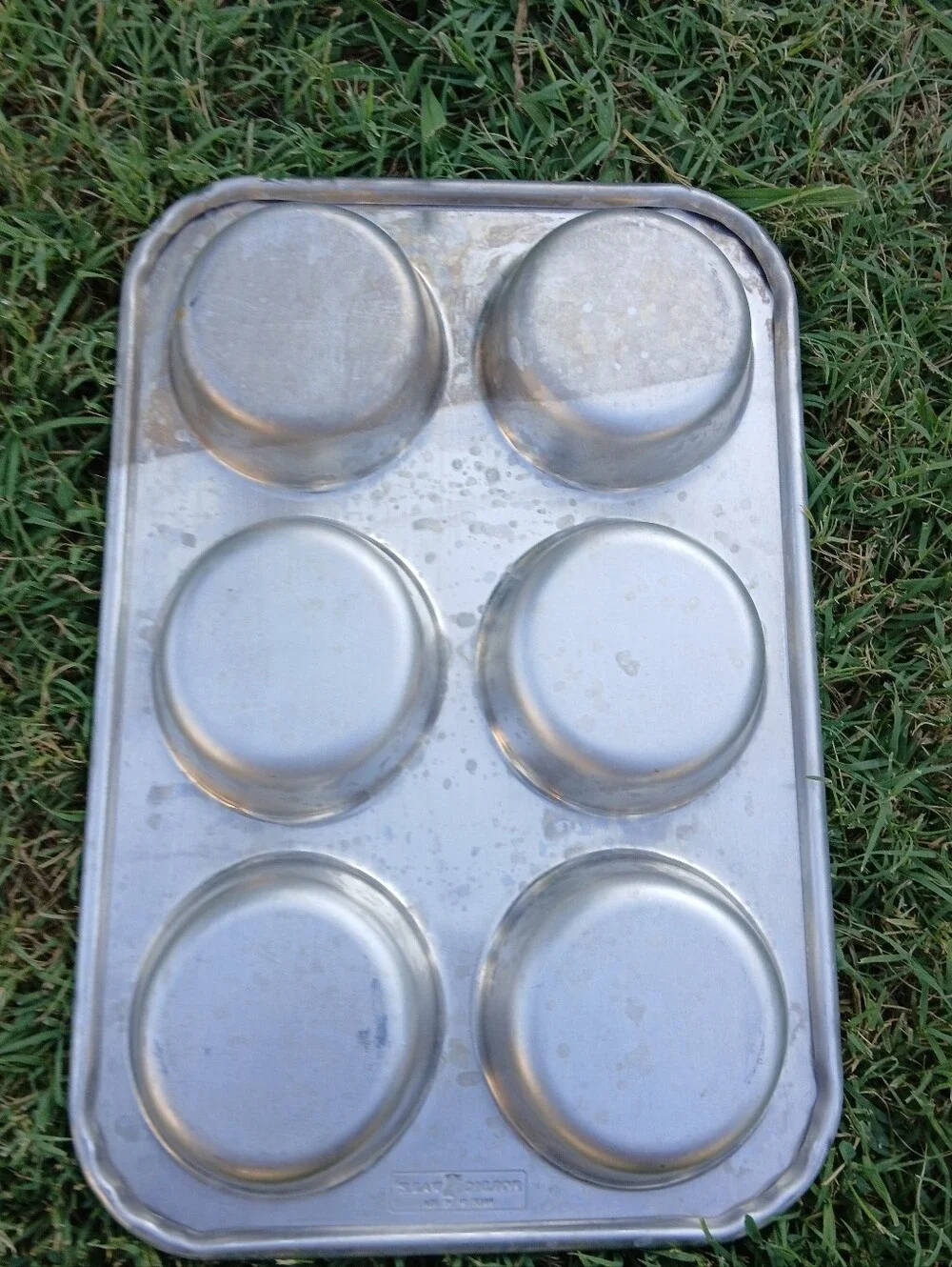 Nordic Ware jumbo Muffin Tin